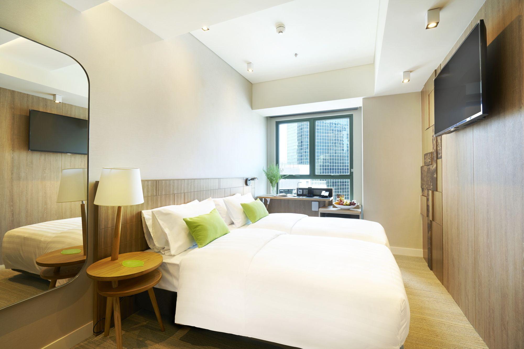 Hotel Ease Access Wan Chai Гонконг Екстер'єр фото