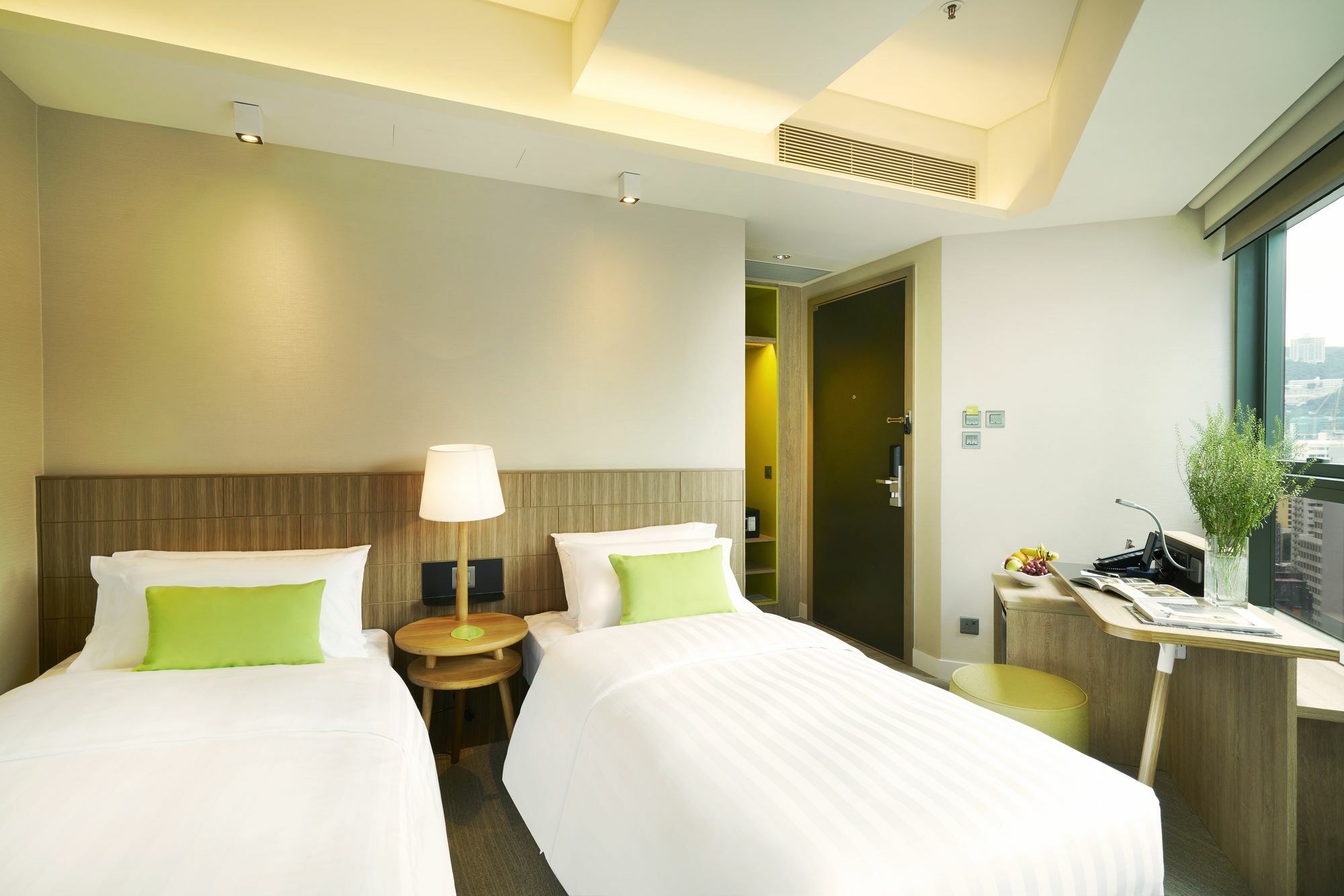 Hotel Ease Access Wan Chai Гонконг Екстер'єр фото