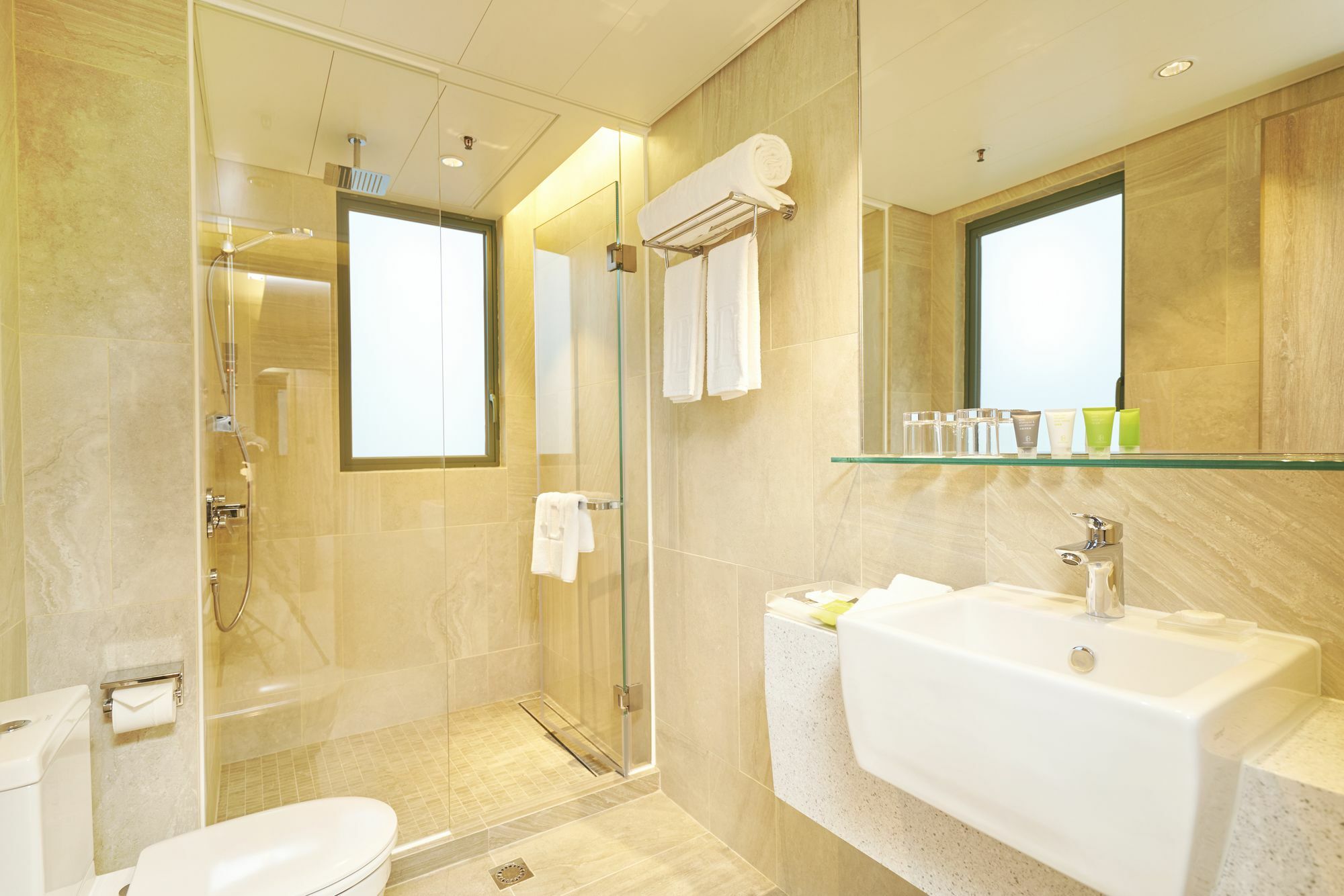 Hotel Ease Access Wan Chai Гонконг Екстер'єр фото